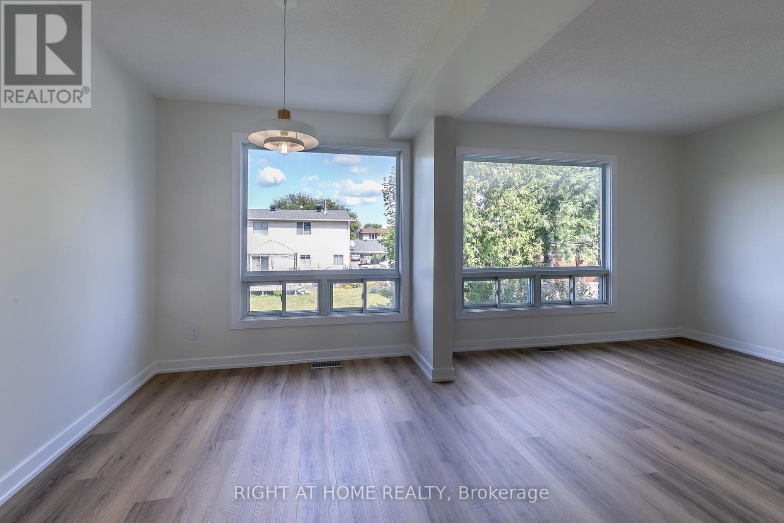 15 - 2669 Southvale Crescent, Ottawa, Ontario  K1B 4V2 - Photo 6 - X12376049