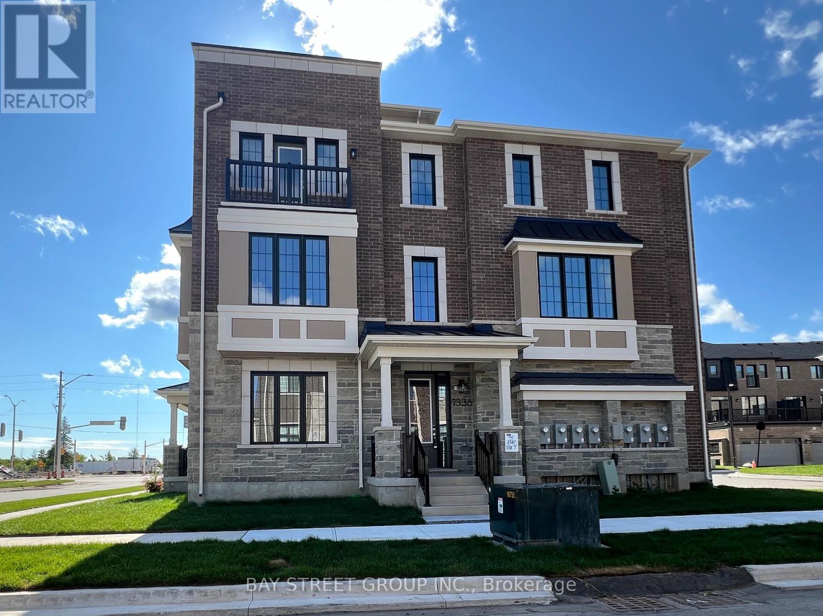 1336 Ripplewood Avenue, Oakville, Ontario  L6M 5P1 - Photo 22 - W12365948