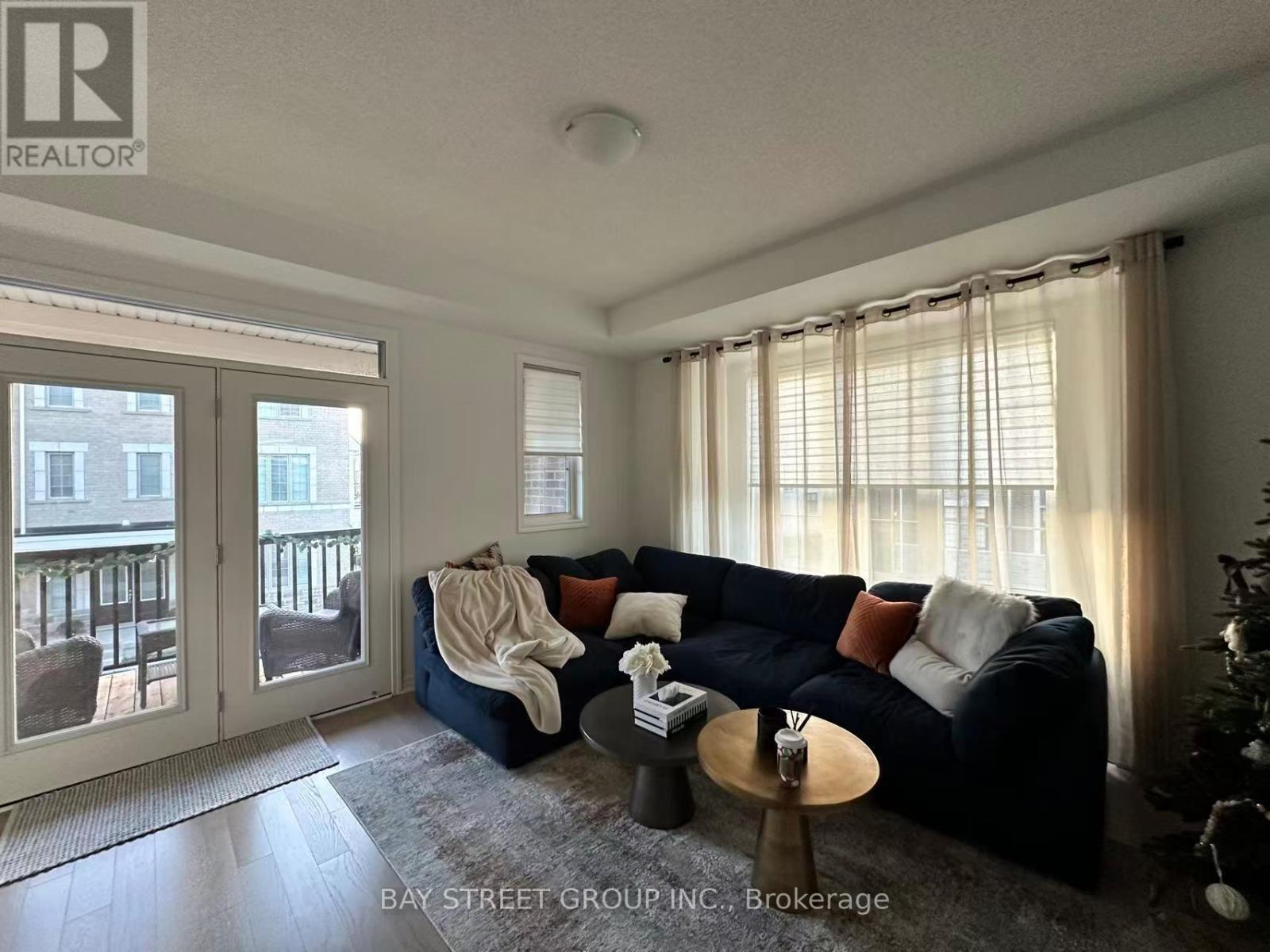1336 Ripplewood Avenue, Oakville, Ontario  L6M 5P1 - Photo 6 - W12365948
