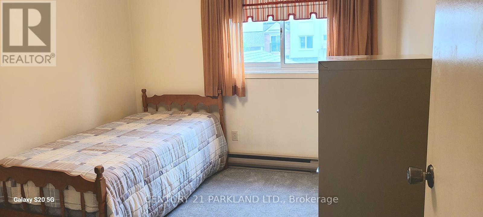 42 Antibes Drive, Toronto, Ontario  M2R 3K4 - Photo 2 - C12298425
