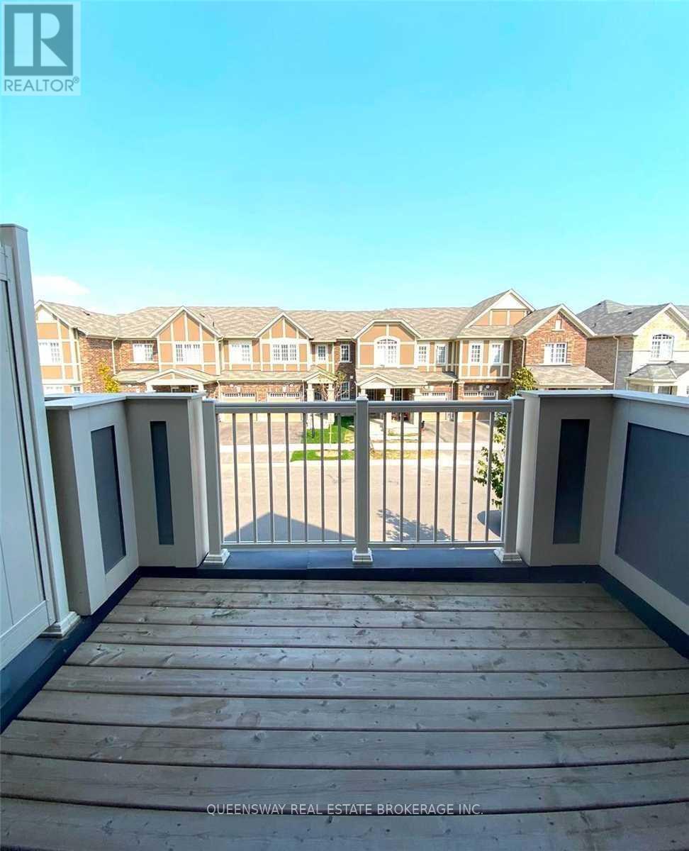 649 Laking Terrace, Milton, Ontario  L9T 9J2 - Photo 2 - W12376044