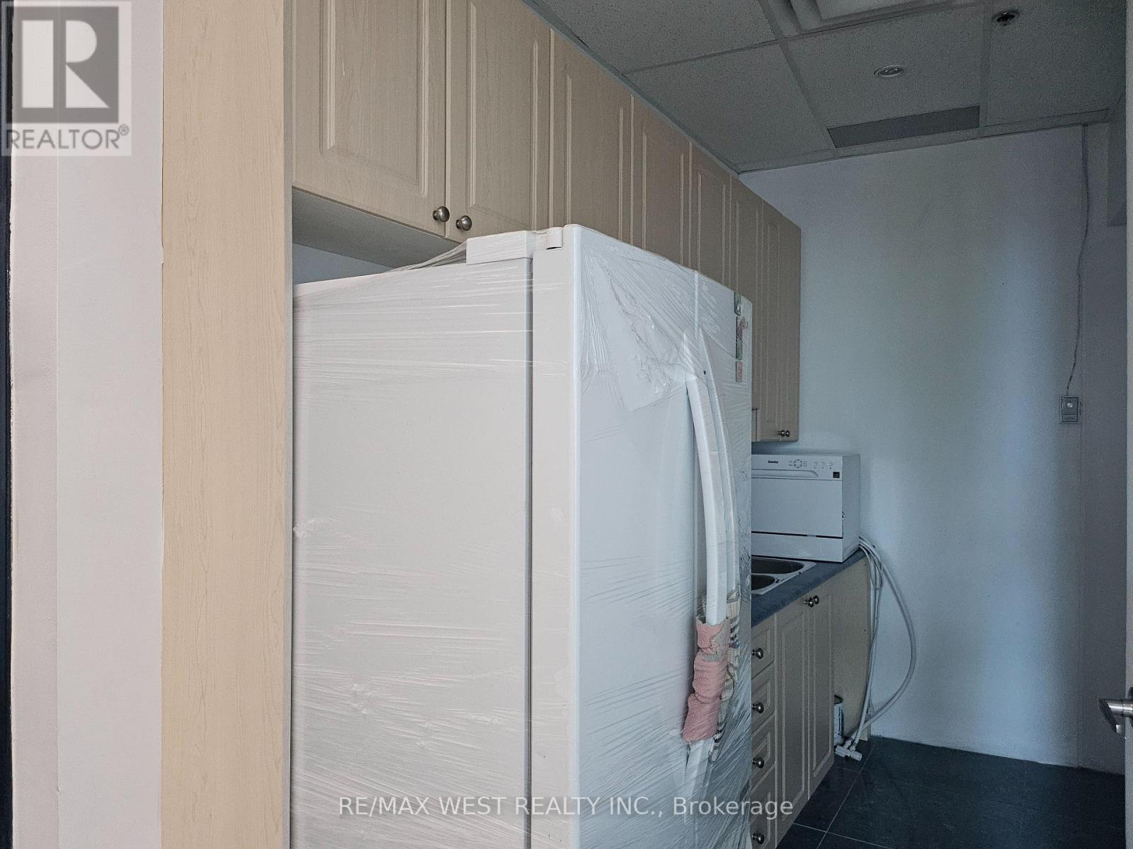 2ndflr #b - 5311 John Lucas Drive, Burlington, Ontario  L7L 6A8 - Photo 4 - W12367662