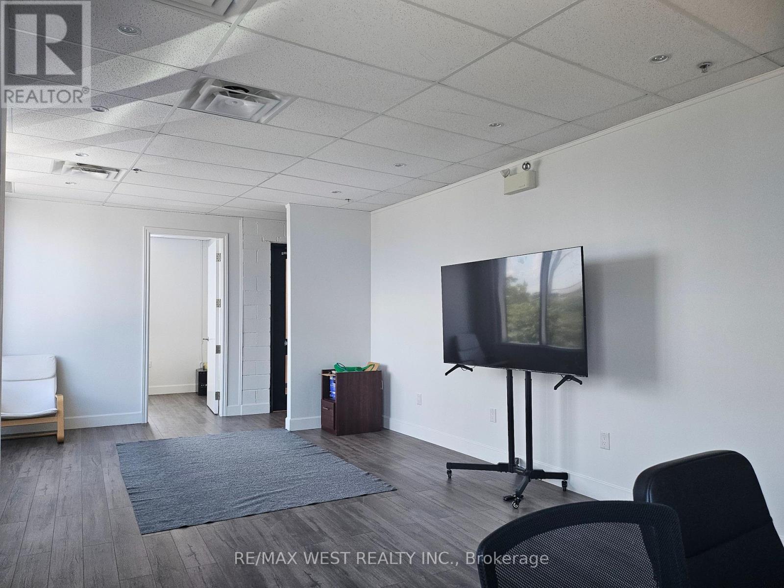 2ndflr #b - 5311 John Lucas Drive, Burlington, Ontario  L7L 6A8 - Photo 5 - W12367662