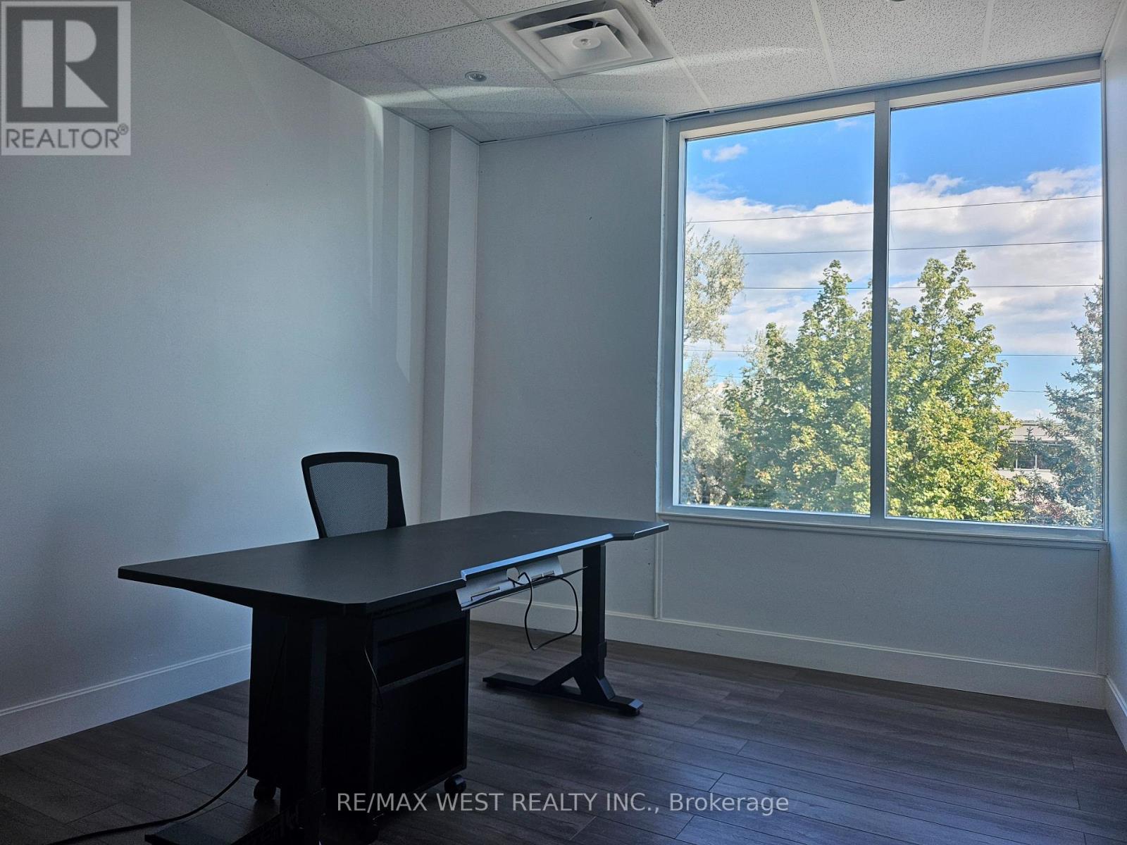 2ndflr #b - 5311 John Lucas Drive, Burlington, Ontario  L7L 6A8 - Photo 2 - W12367662