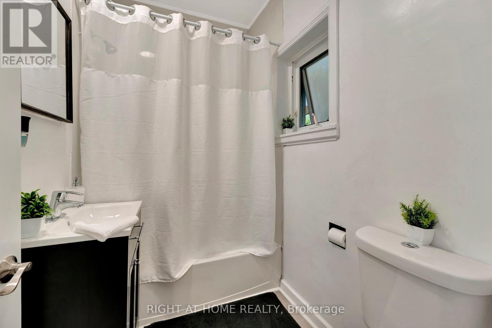 462 Upper Wellington Street, Hamilton, Ontario  L9A 3P4 - Photo 12 - X12376050