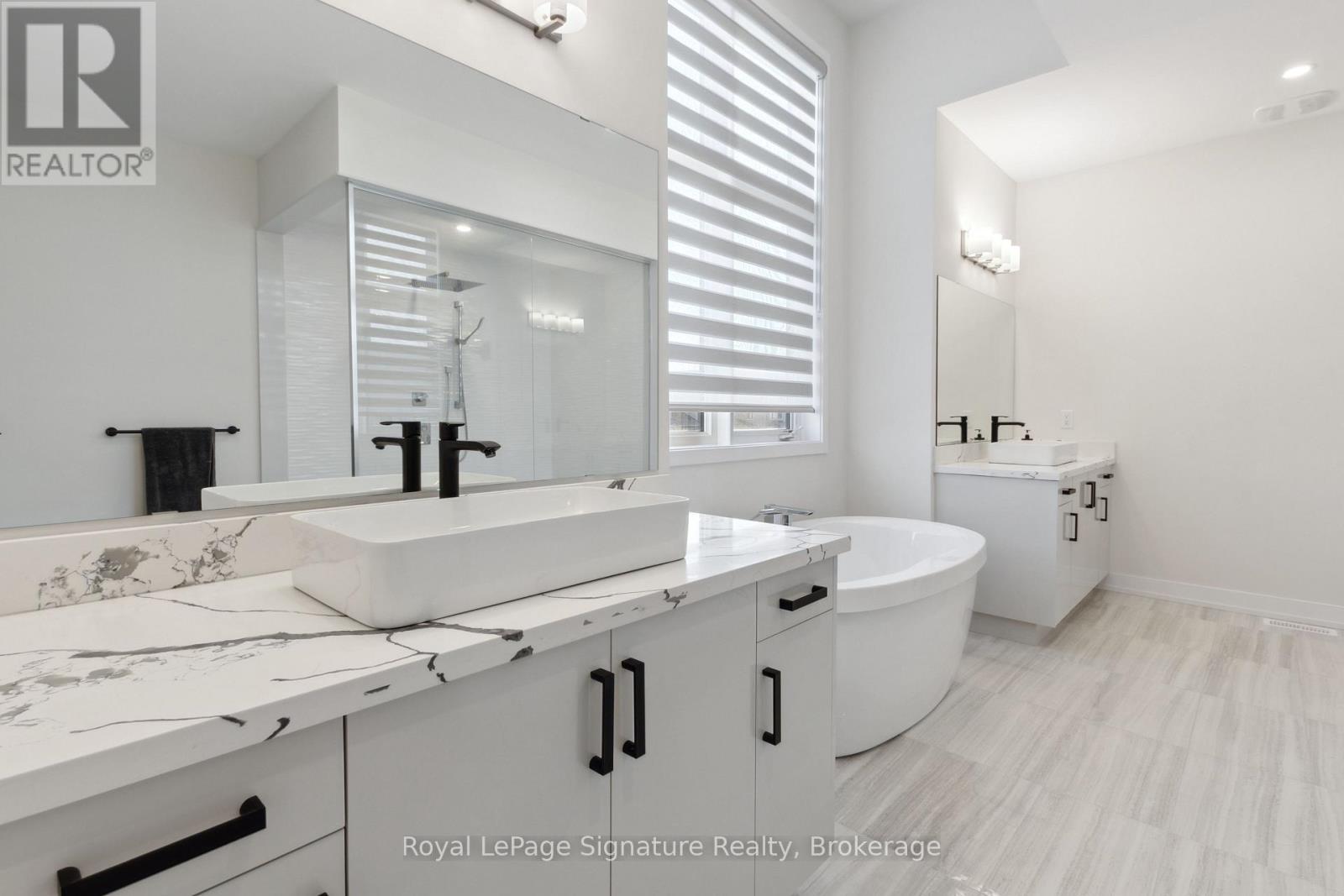 102 Stoneleigh Drive, Blue Mountains, Ontario  L9Y 5L3 - Photo 16 - X12376060