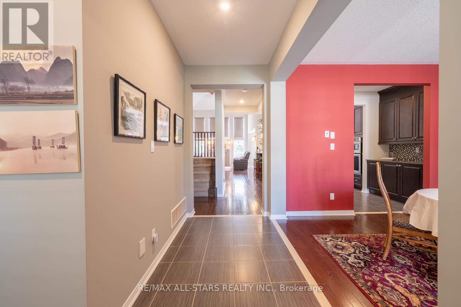 94 Chambersburg Way, Whitchurch-Stouffville (Stouffville), Ontario  L4A 0X8 - Photo 10 - N12376057