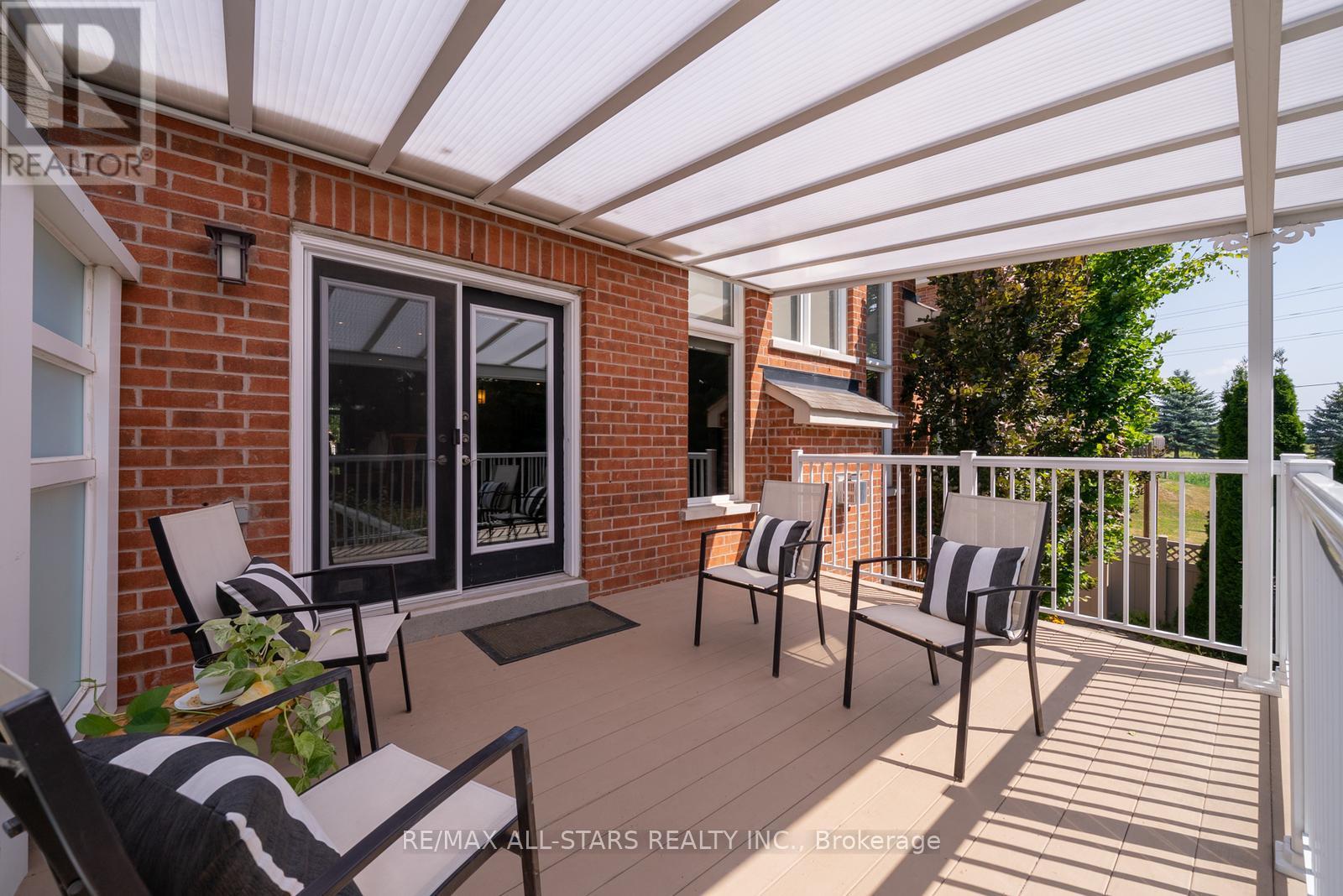 94 Chambersburg Way, Whitchurch-Stouffville (Stouffville), Ontario  L4A 0X8 - Photo 47 - N12376057