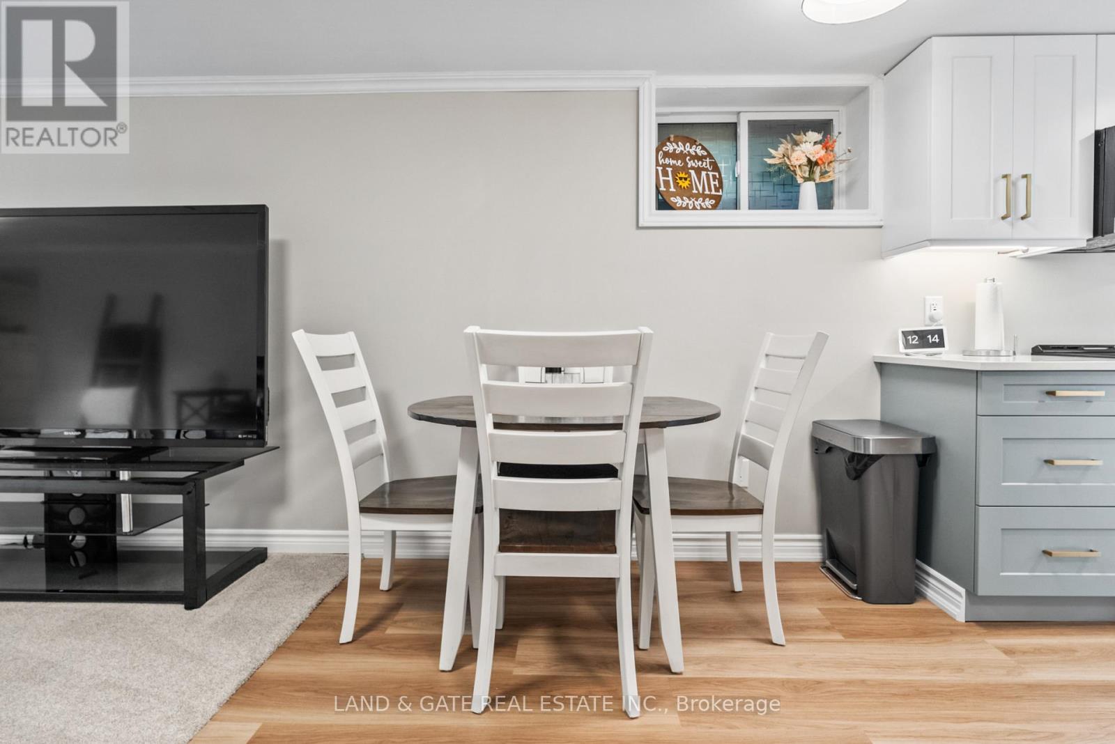 Lower - 19 Kawartha Drive, Kawartha Lakes, Ontario  K9V 1A6 - Photo 14 - X12376085