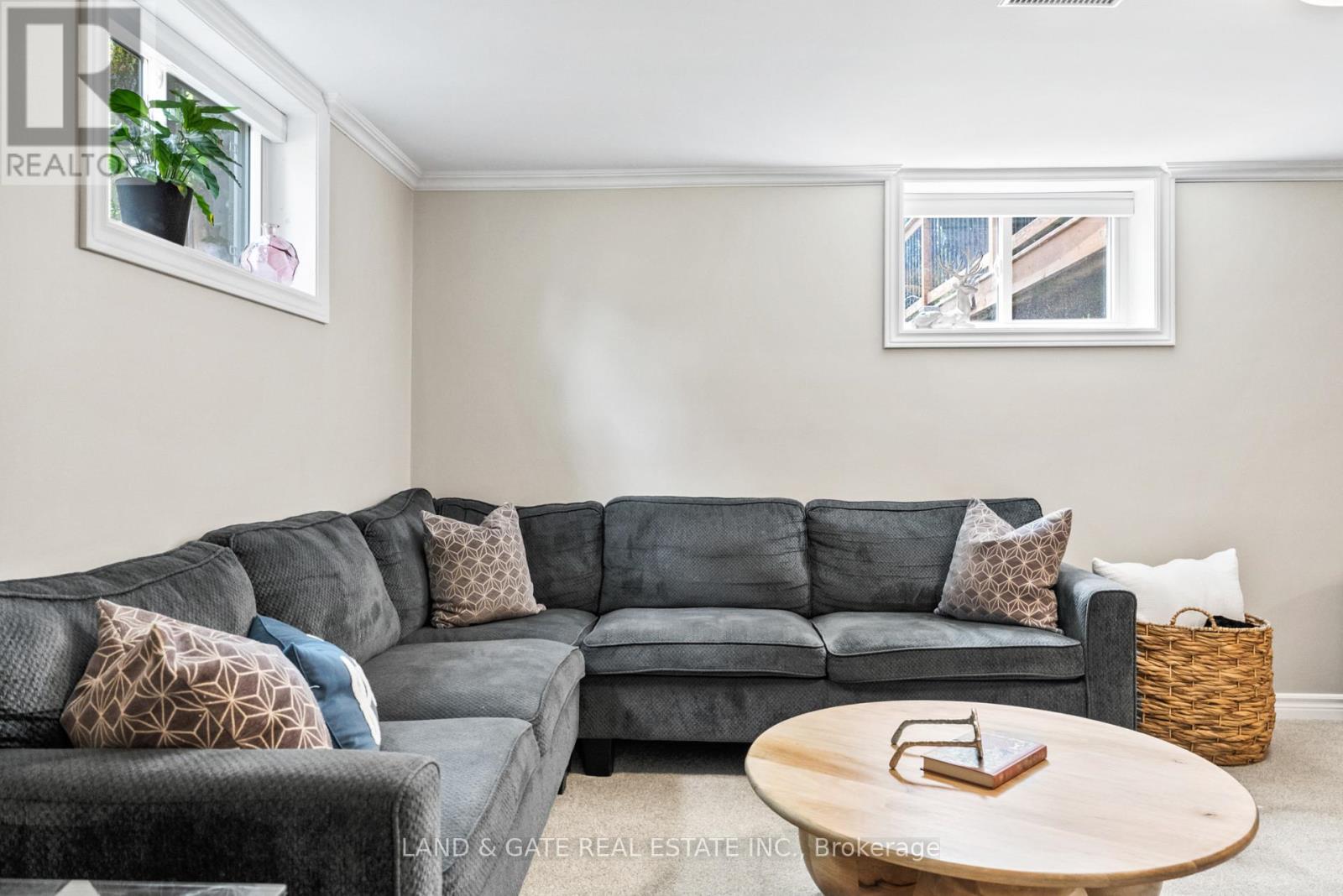 Lower - 19 Kawartha Drive, Kawartha Lakes, Ontario  K9V 1A6 - Photo 25 - X12376085