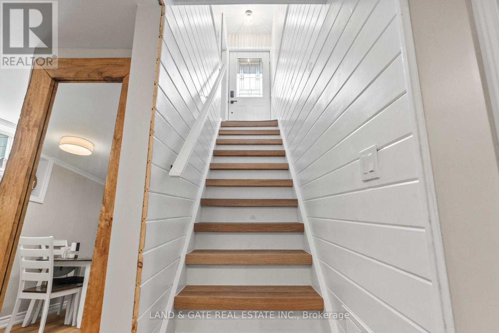Lower - 19 Kawartha Drive, Kawartha Lakes, Ontario  K9V 1A6 - Photo 3 - X12376085