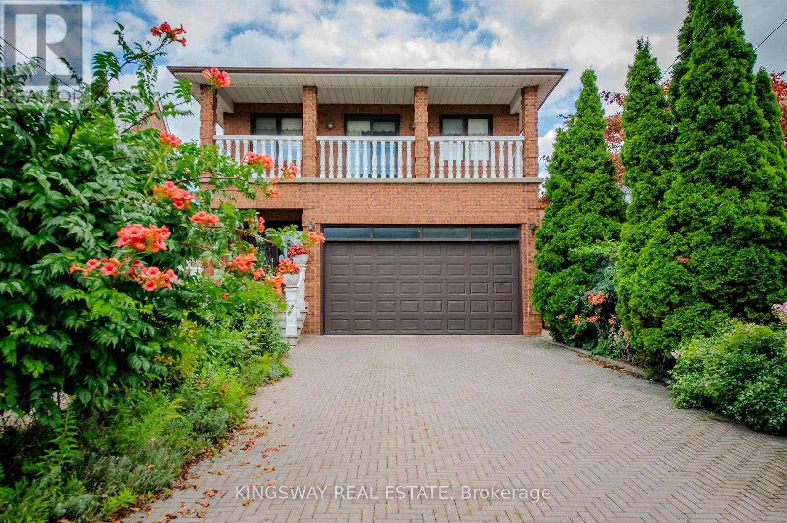 27 MULHOLLAND AVENUE, Toronto, Ontario