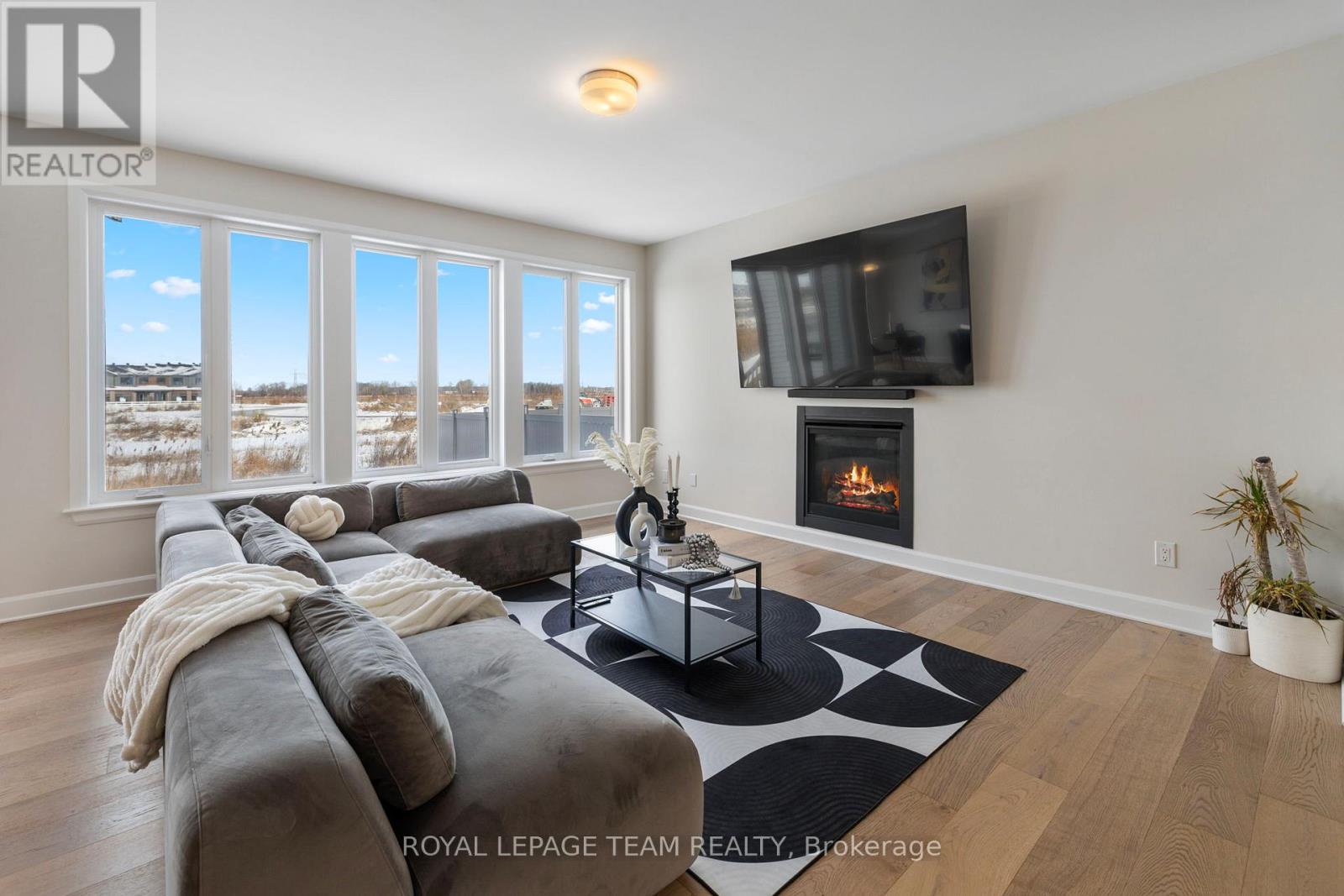 757 Gamble Drive, Russell, Ontario  K4R 0G5 - Photo 6 - X12376090