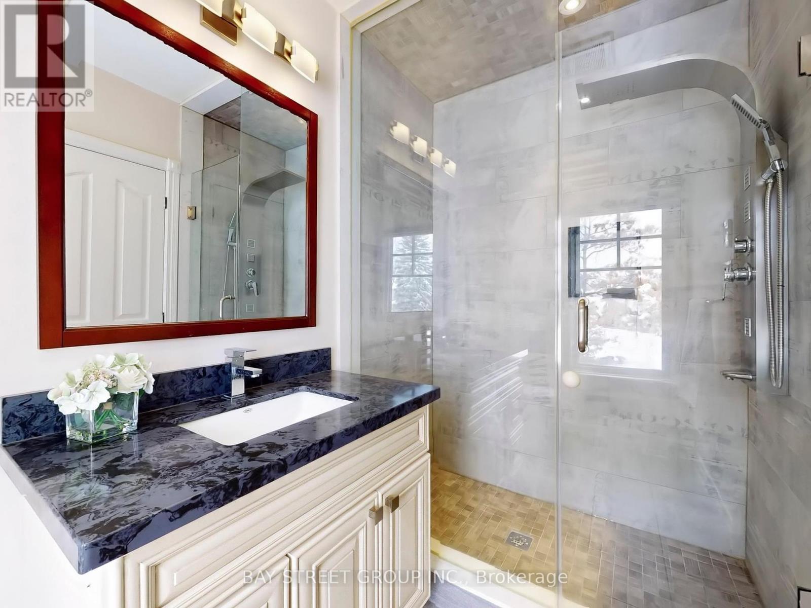 25 Brookshill Crescent, Richmond Hill, Ontario  L4B 3J2 - Photo 37 - N12376108