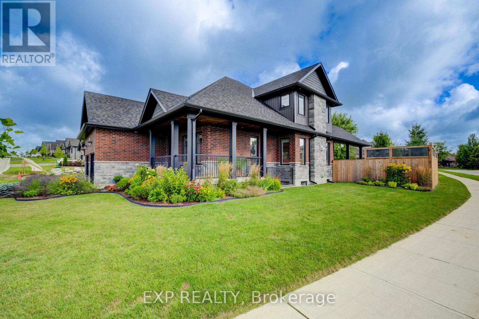 58 CARRIAGE CROSSING, Mapleton, Ontario