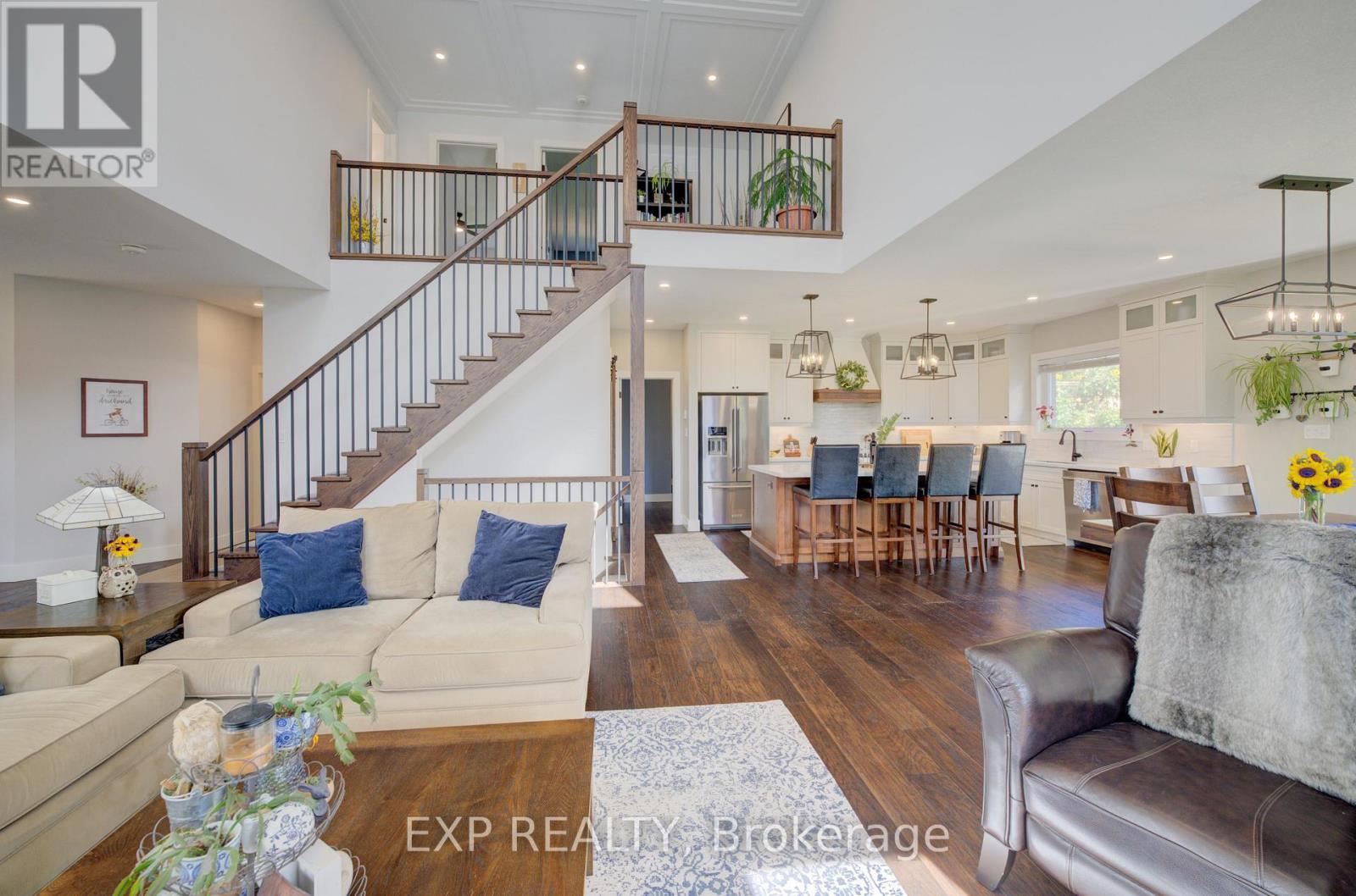 58 Carriage Crossing, Mapleton, Ontario  N0G 1P0 - Photo 16 - X12376115