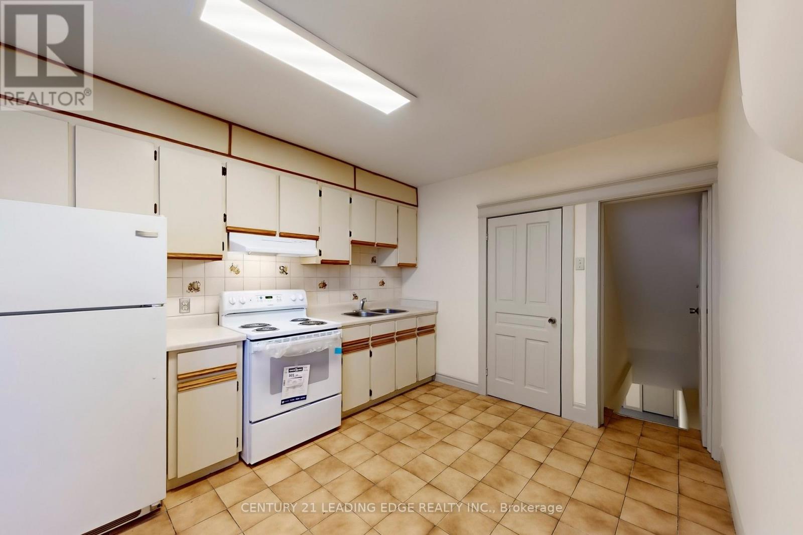 60 Ulster Street, Toronto (University), Ontario  M5S 1E5 - Photo 10 - C12375342