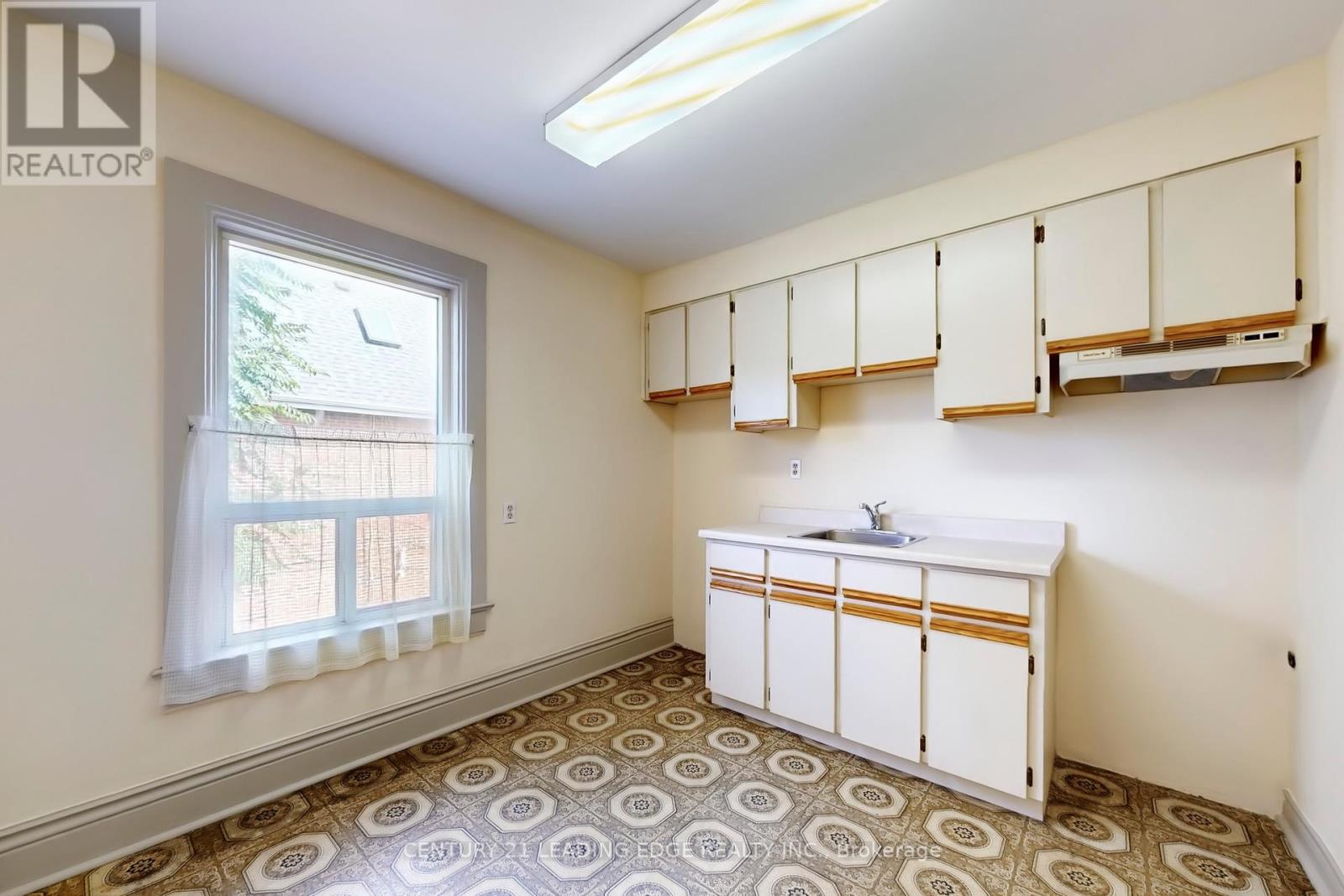 60 Ulster Street, Toronto (University), Ontario  M5S 1E5 - Photo 12 - C12375342