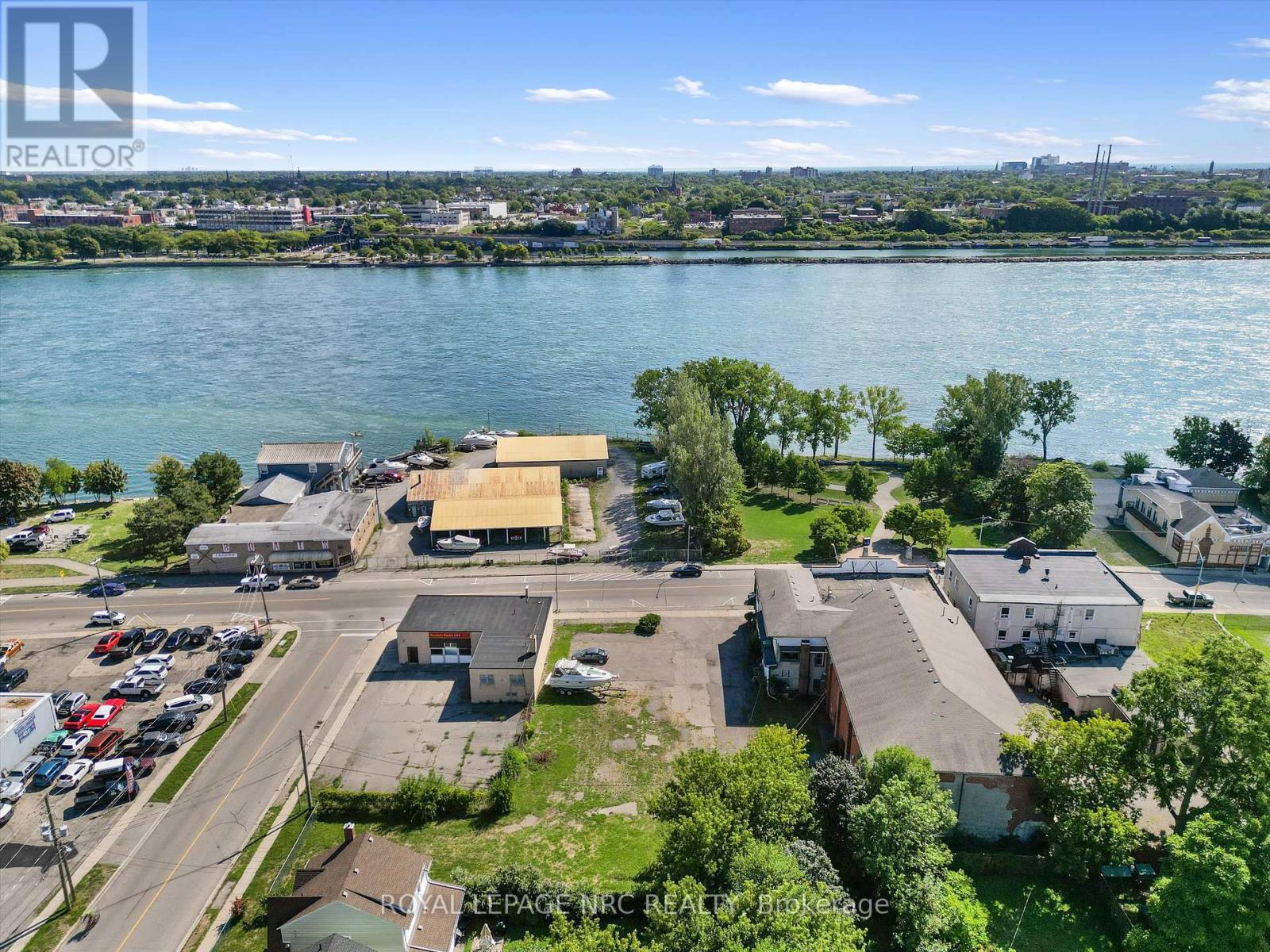 155 Niagara Boulevard, Fort Erie, Ontario  L2A 3G6 - Photo 12 - X12376129