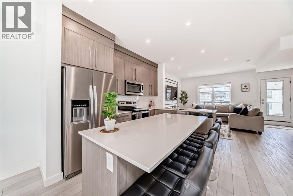 Property at 689 Savanna Boulevard NE image 3