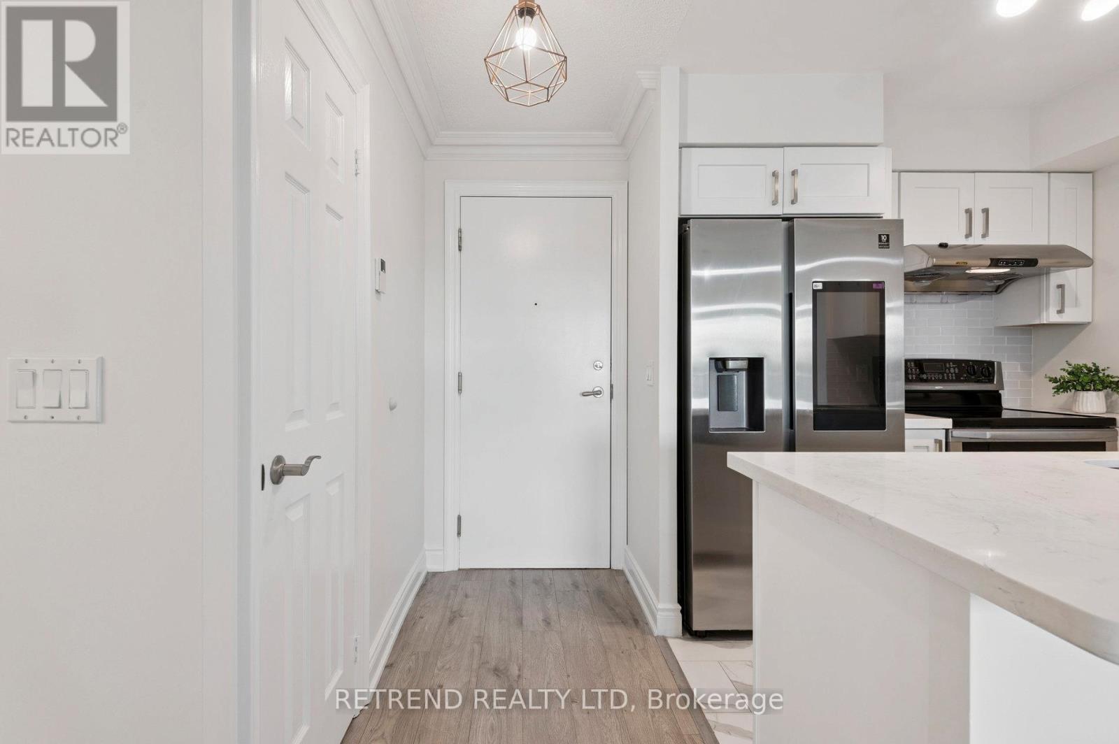 411 - 15 Greenview Avenue, Toronto, Ontario M2M 4M7 - Photo 2 - C12376121