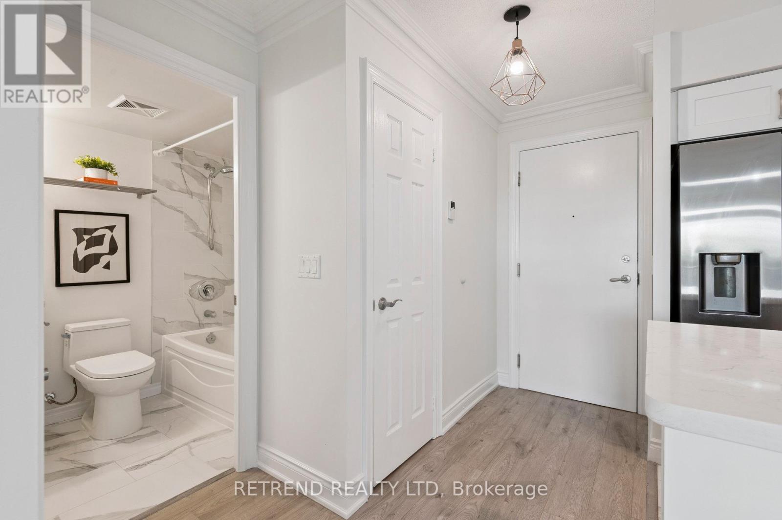 411 - 15 Greenview Avenue, Toronto, Ontario M2M 4M7 - Photo 3 - C12376121