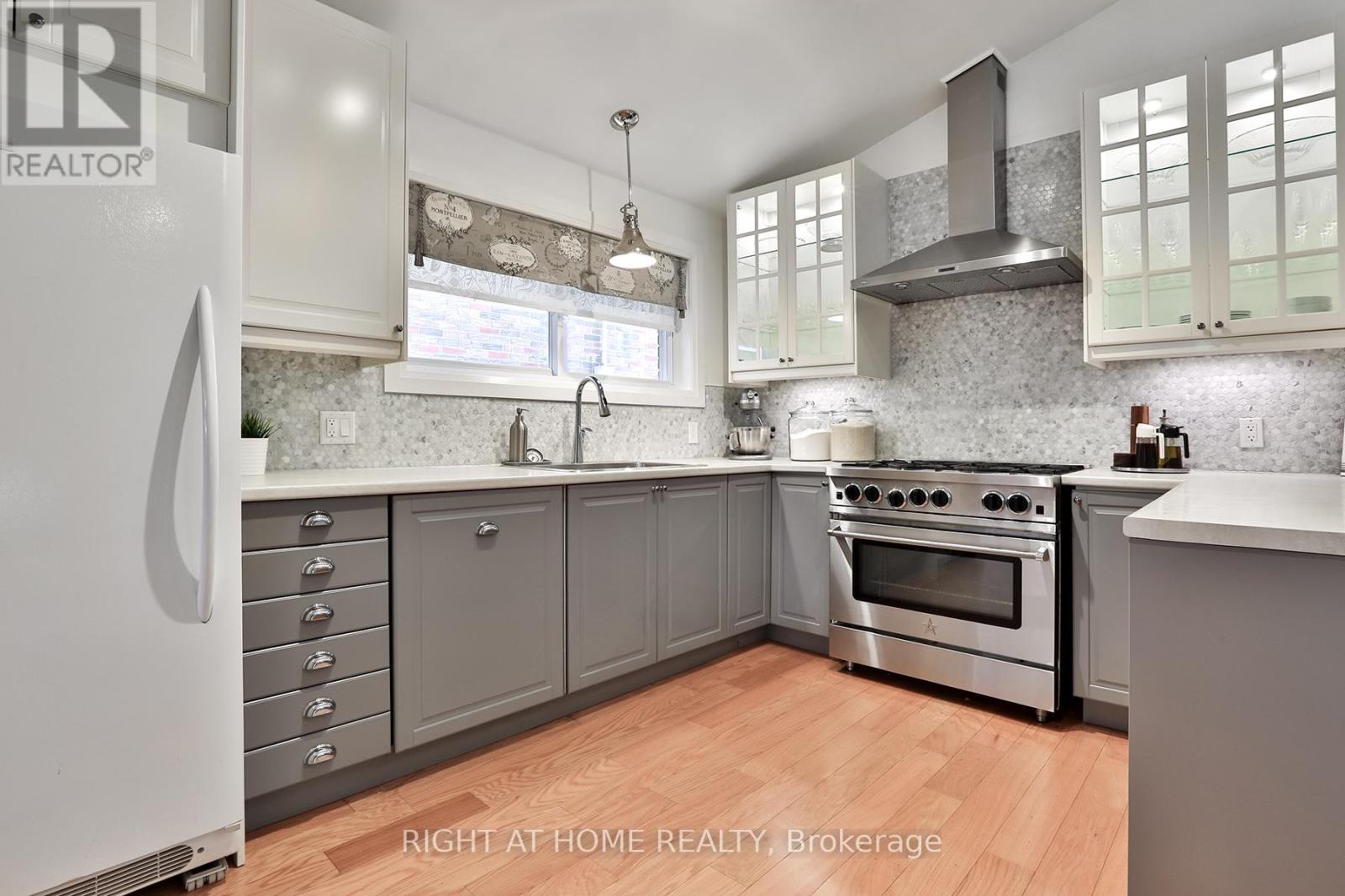21 Gaiety Drive, Toronto (Woburn), Ontario  M1H 1B9 - Photo 14 - E12376131