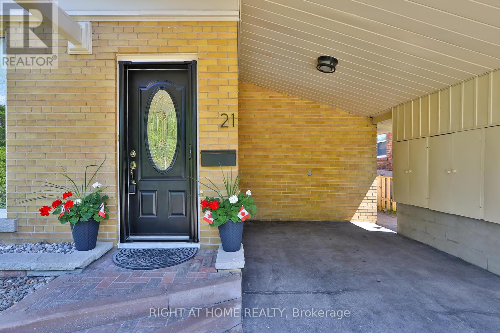 21 Gaiety Drive, Toronto (Woburn), Ontario  M1H 1B9 - Photo 3 - E12376131