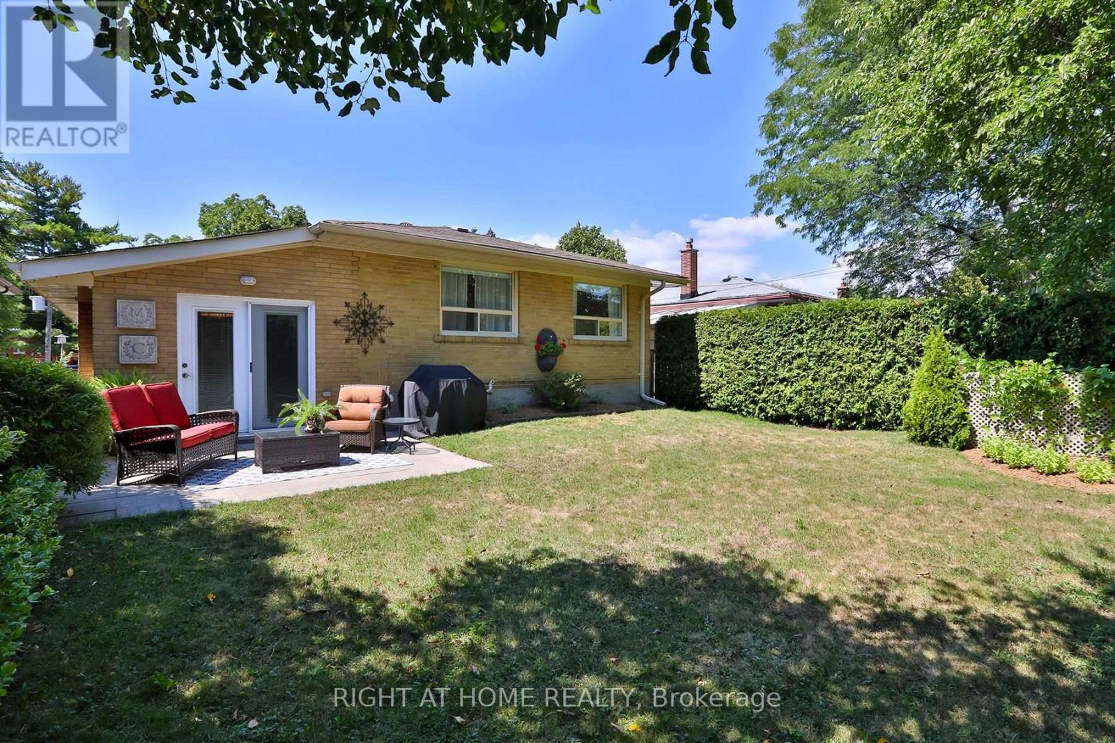 21 Gaiety Drive, Toronto (Woburn), Ontario  M1H 1B9 - Photo 36 - E12376131