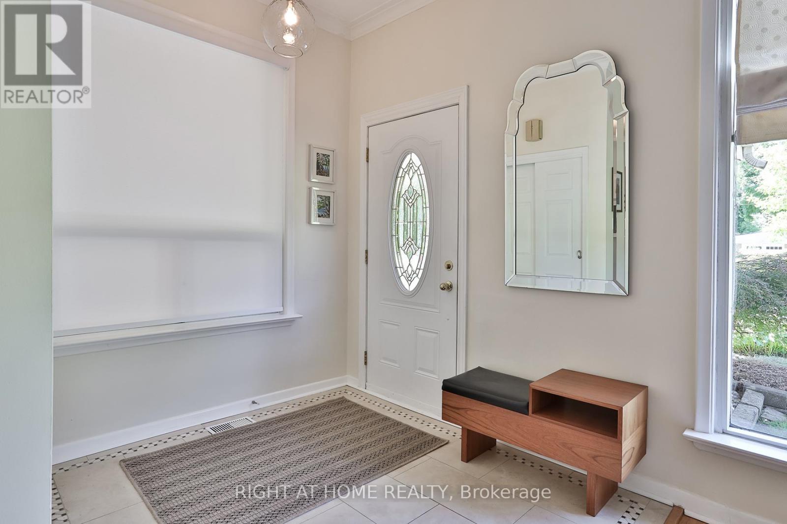 21 Gaiety Drive, Toronto (Woburn), Ontario  M1H 1B9 - Photo 5 - E12376131