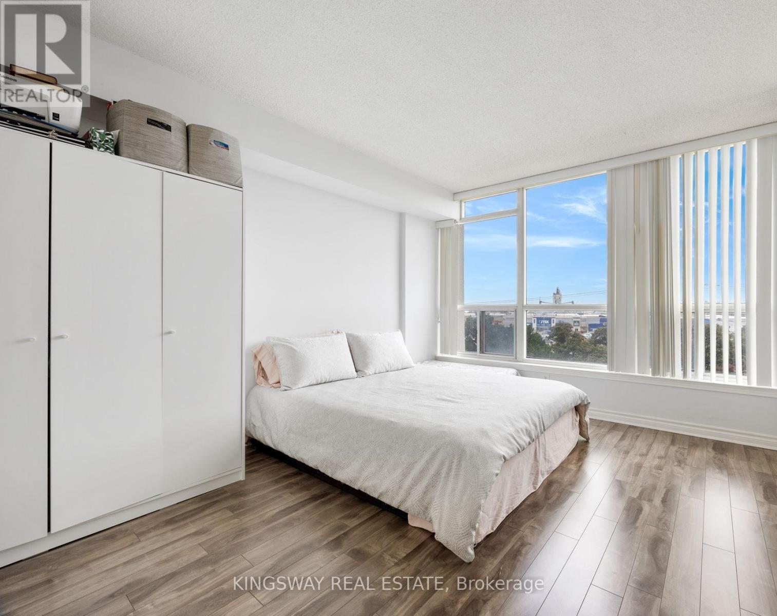 507 - 12 Laurelcrest Street, Brampton (Queen Street Corridor), Ontario  L6S 5Y4 - Photo 12 - W12376154