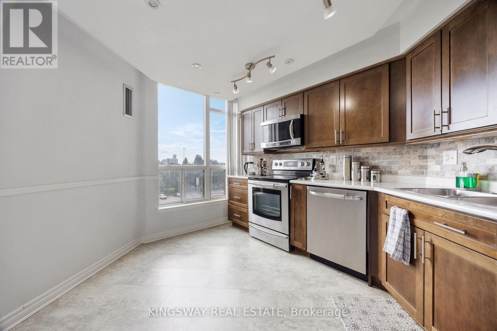 507 - 12 Laurelcrest Street, Brampton (Queen Street Corridor), Ontario  L6S 5Y4 - Photo 17 - W12376154