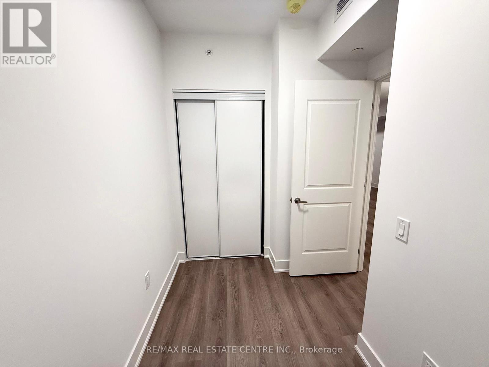 227 - 575 Conklin Road N, Brant, Ontario  N3T 0Y2 - Photo 10 - X12376144