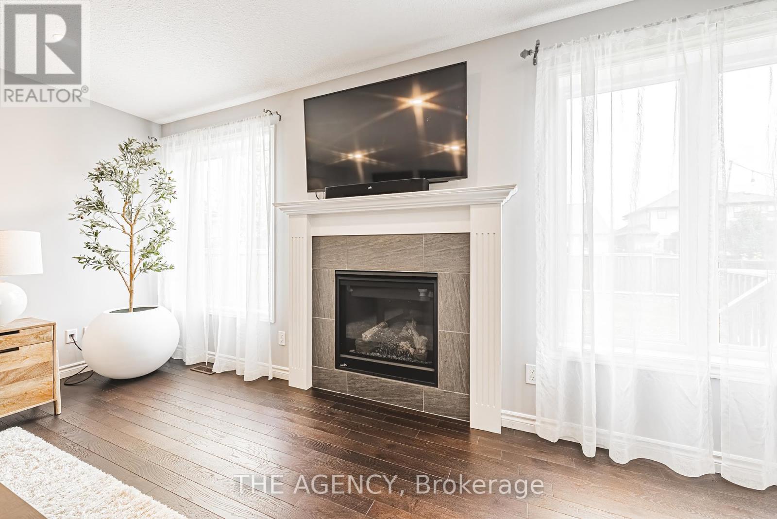 58 Curtis Street, East Zorra-Tavistock, Ontario  N0J 1M0 - Photo 5 - X12376148