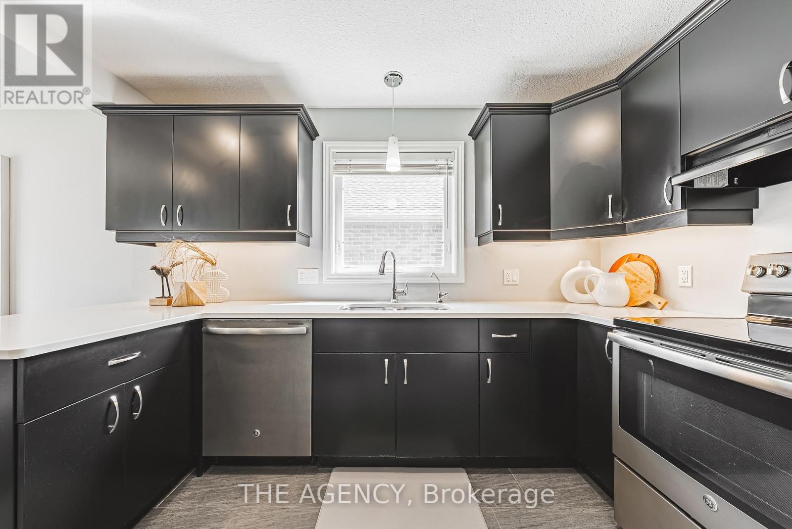 58 Curtis Street, East Zorra-Tavistock, Ontario  N0J 1M0 - Photo 9 - X12376148