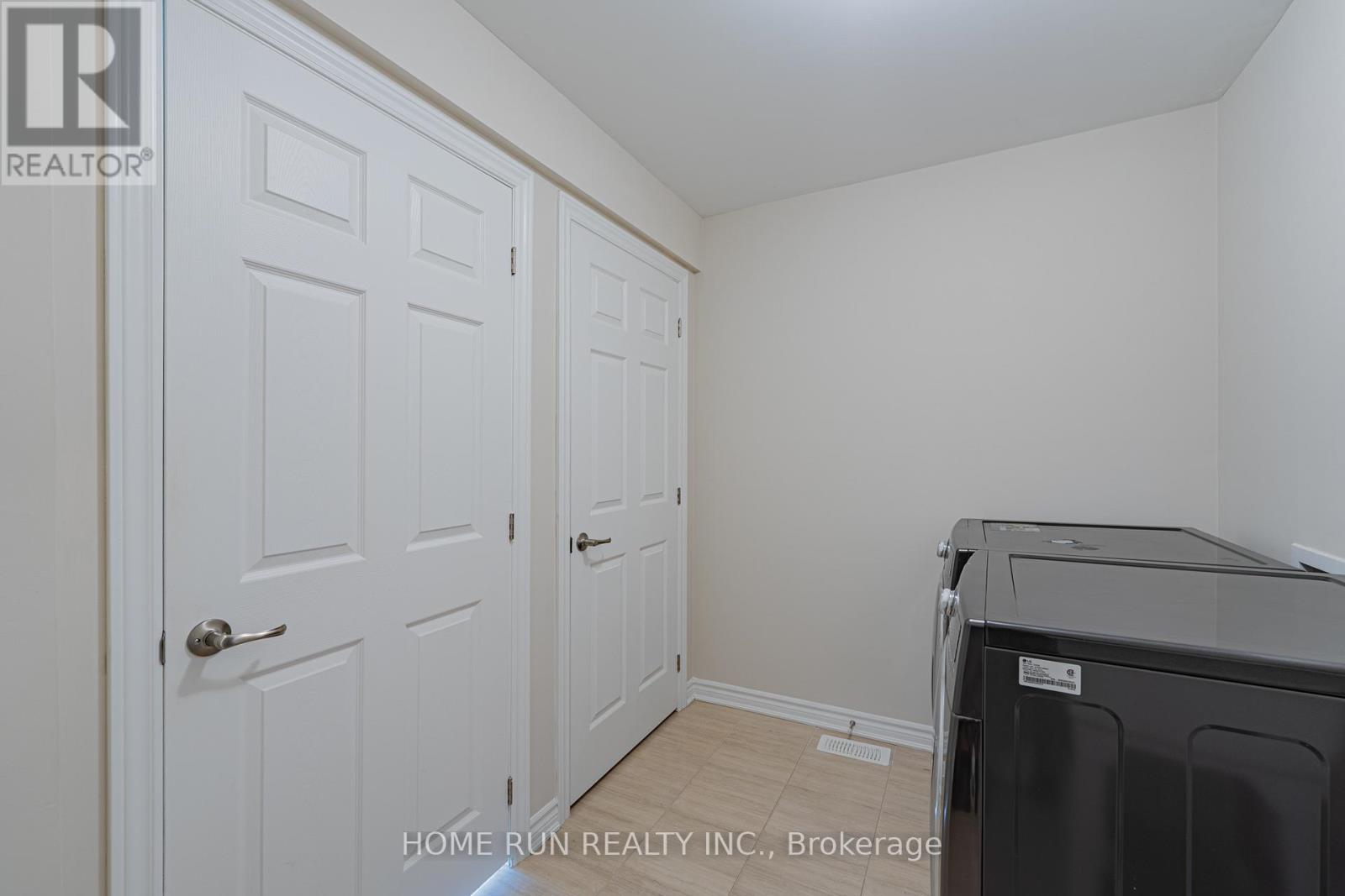 366 Aphelion Crescent, Ottawa, Ontario  K2J 6N4 - Photo 5 - X12376176