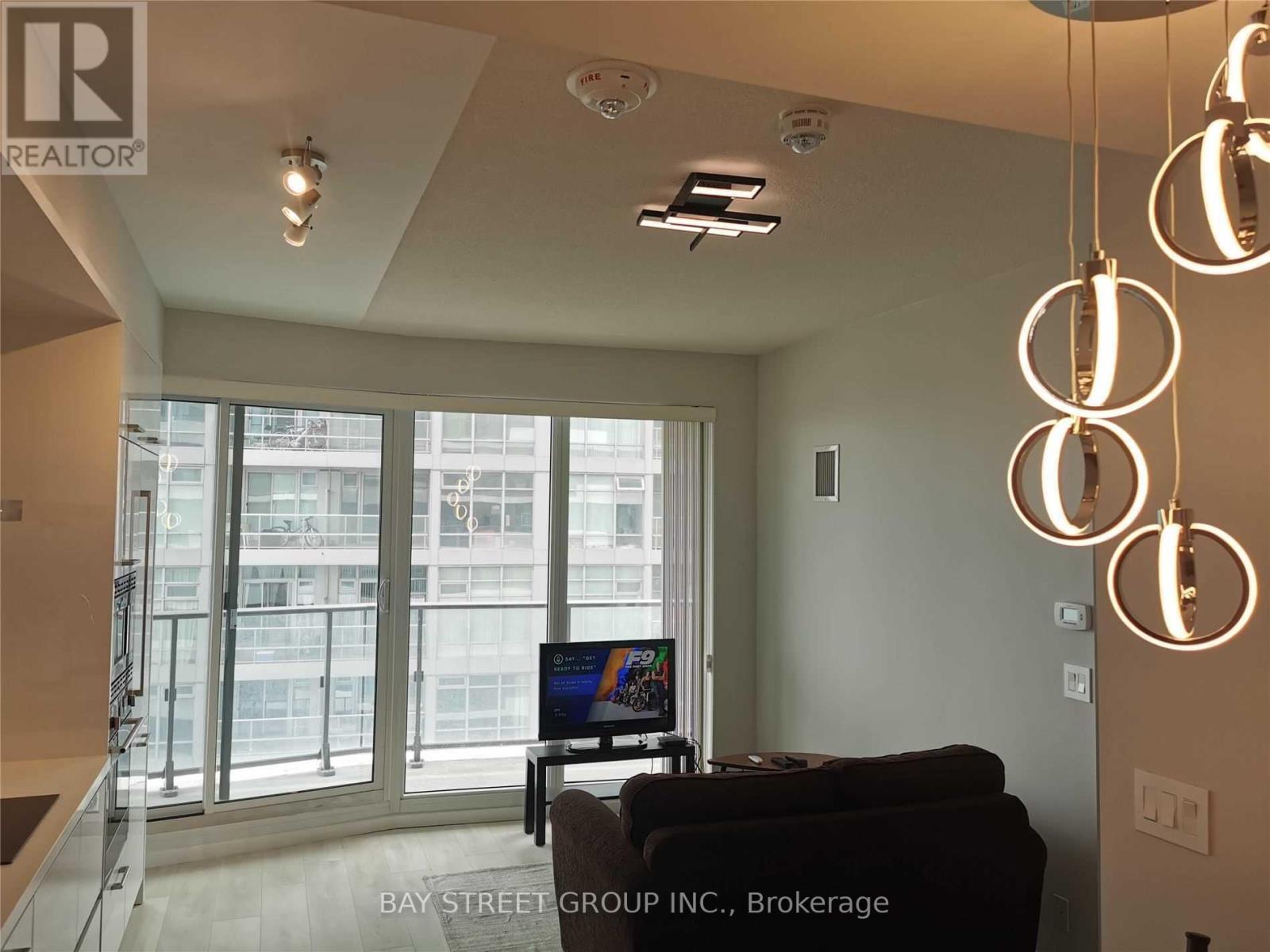 2705 - 2221 Yonge Street, Toronto, Ontario  M4S 2B4 - Photo 4 - C12376165