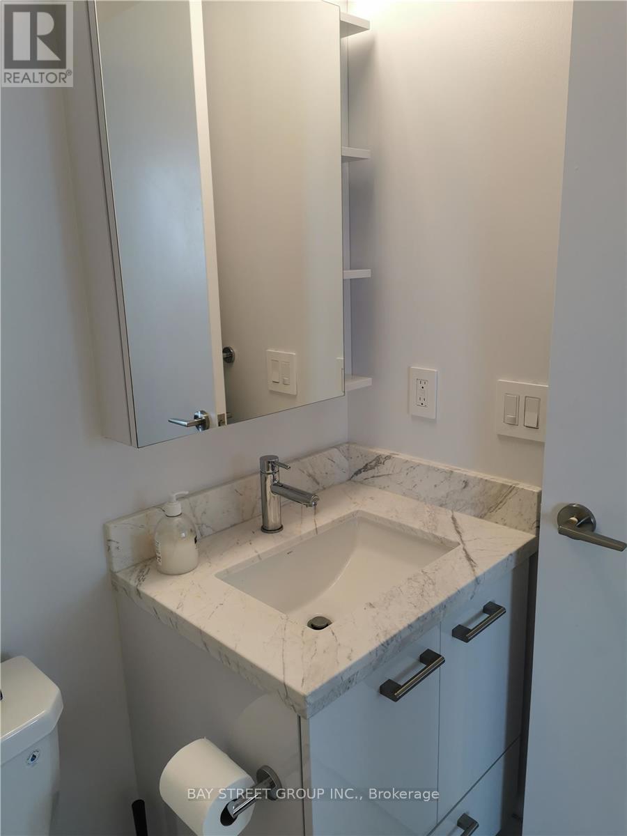 2705 - 2221 Yonge Street, Toronto, Ontario  M4S 2B4 - Photo 9 - C12376165