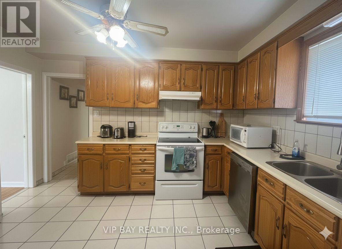 Property at 172 PEMBERTON AVENUE image 2