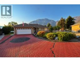 515 Vanderlinde Drive, keremeos, British Columbia