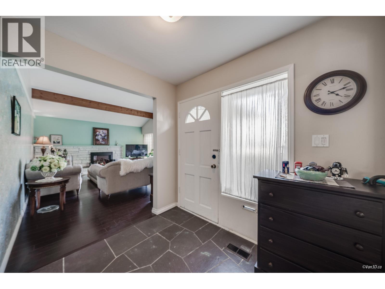 Property at 5681 SARDIS CRESCENT image 3