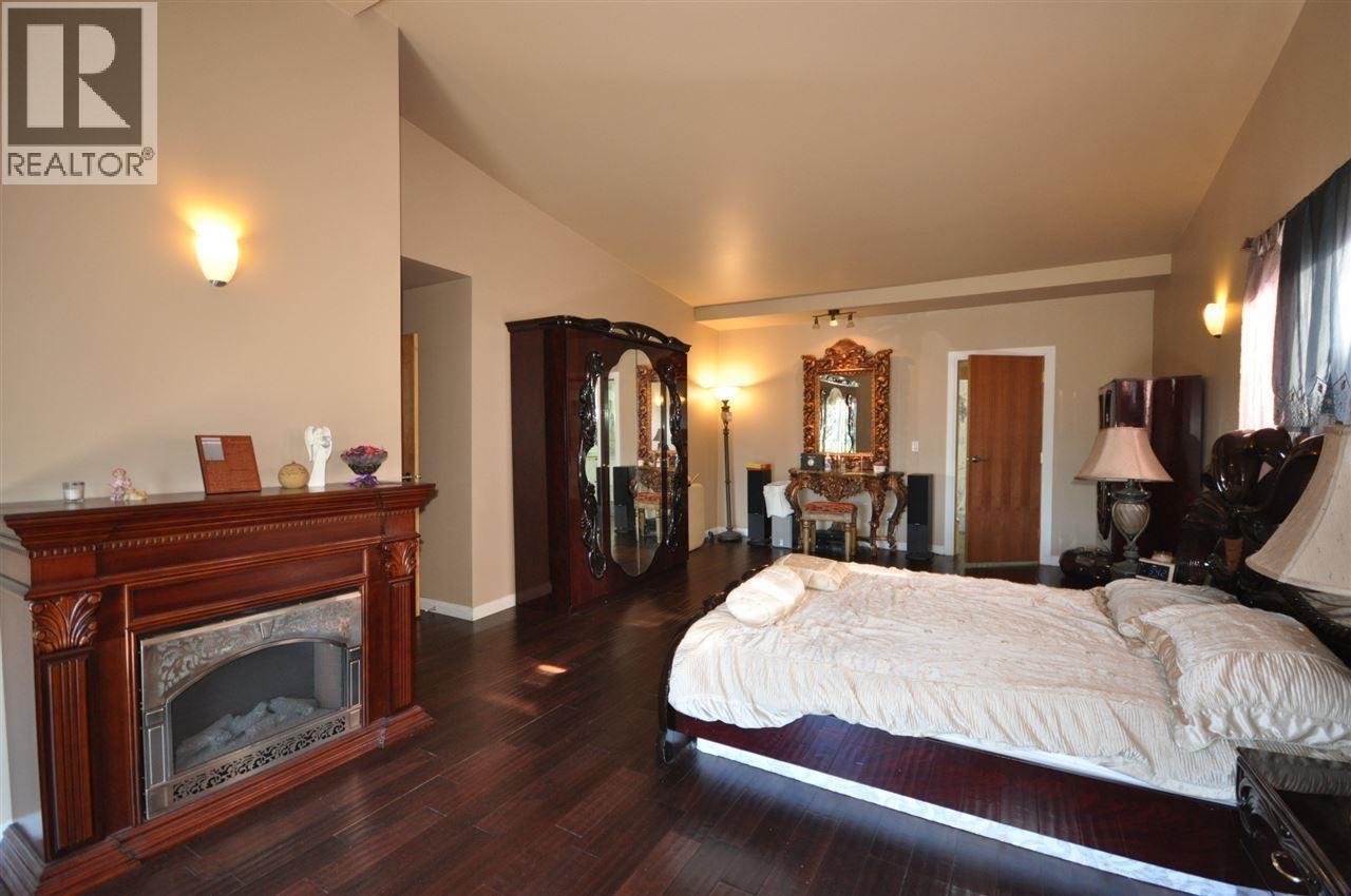7426 Burris Street, Burnaby, British Columbia  V5G 1N2 - Photo 7 - R2975056