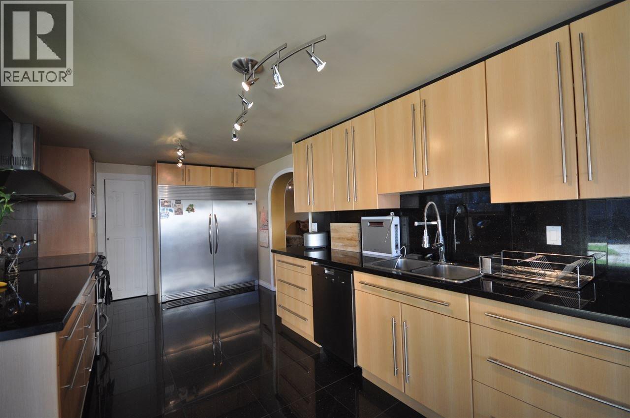 7426 Burris Street, Burnaby, British Columbia  V5G 1N2 - Photo 5 - R2975056