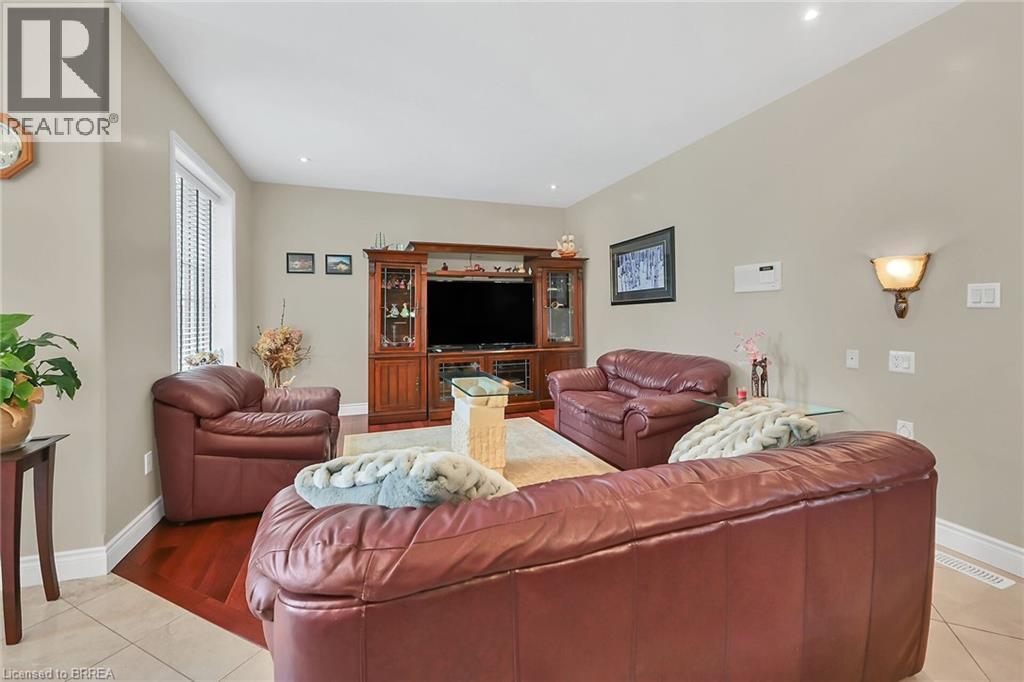 329 Johnson Road, Brantford, Ontario  N3T 5M1 - Photo 16 - 40764199