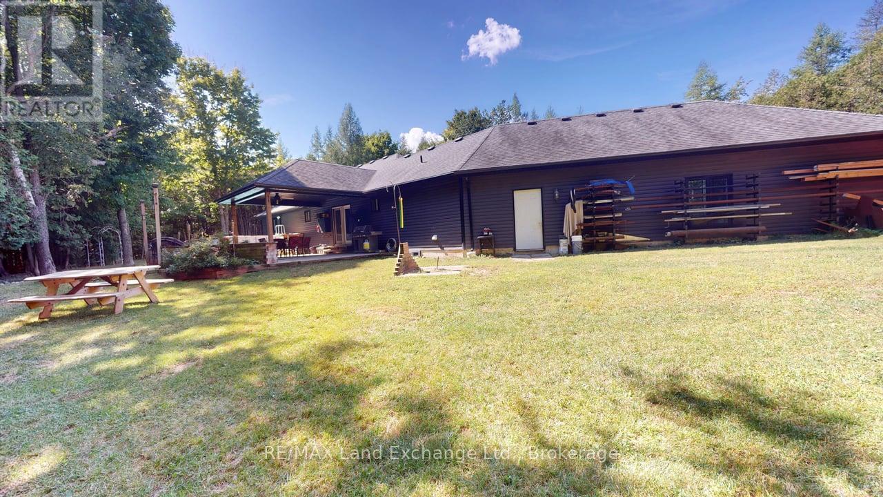 90806 Driftwood Beach Road, Howick, Ontario  N0G 1M0 - Photo 15 - X12373380