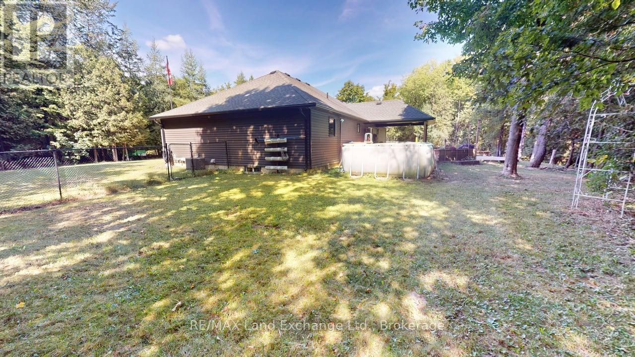 90806 Driftwood Beach Road, Howick, Ontario  N0G 1M0 - Photo 16 - X12373380