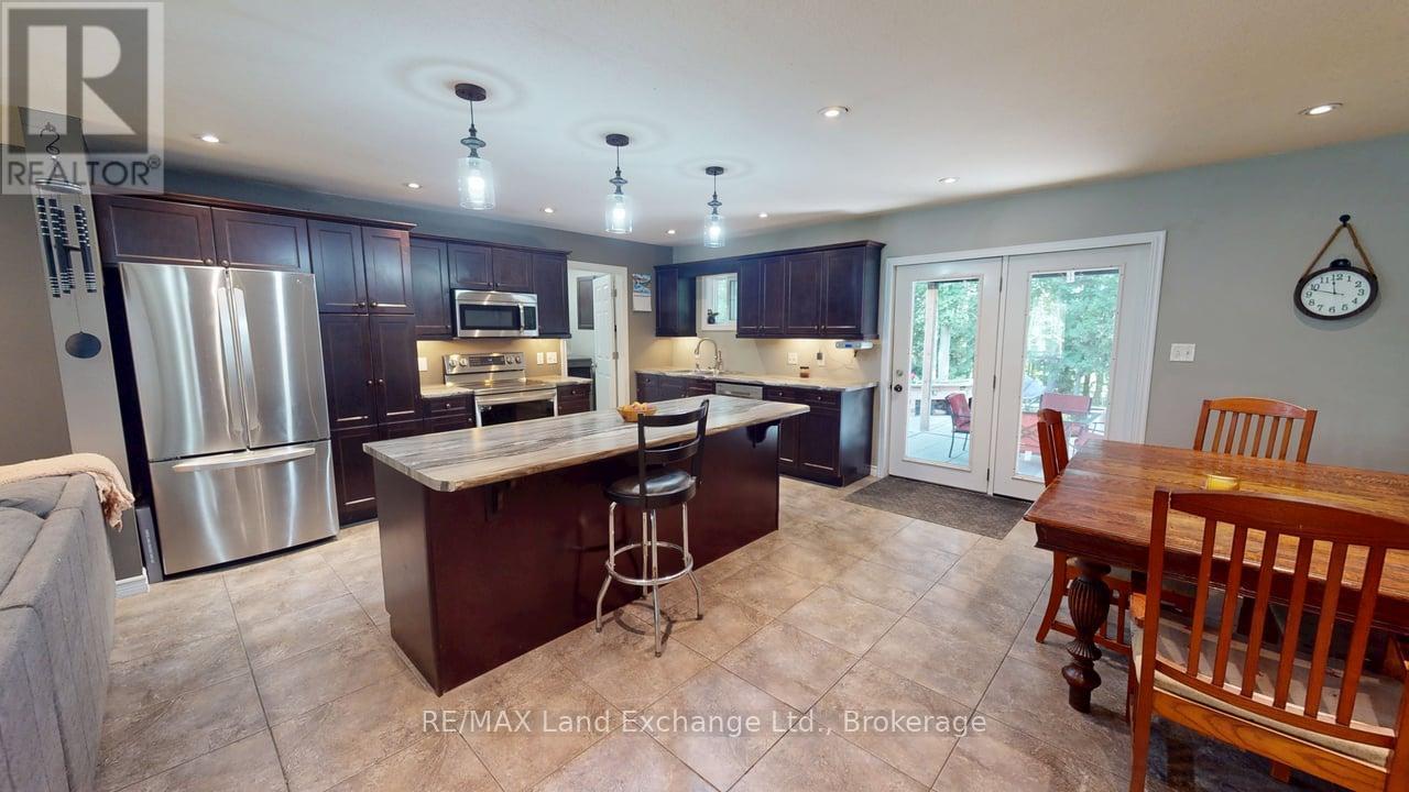 90806 Driftwood Beach Road, Howick, Ontario  N0G 1M0 - Photo 19 - X12373380