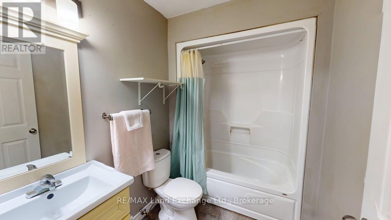 90806 Driftwood Beach Road, Howick, Ontario  N0G 1M0 - Photo 34 - X12373380