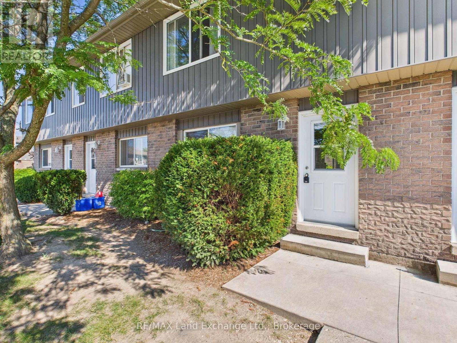 27 - 850 Walsh Street, Kincardine, Ontario  N2Z 1P1 - Photo 1 - X12376225