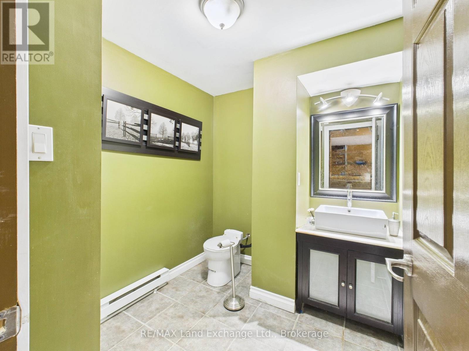 27 - 850 Walsh Street, Kincardine, Ontario  N2Z 1P1 - Photo 12 - X12376225